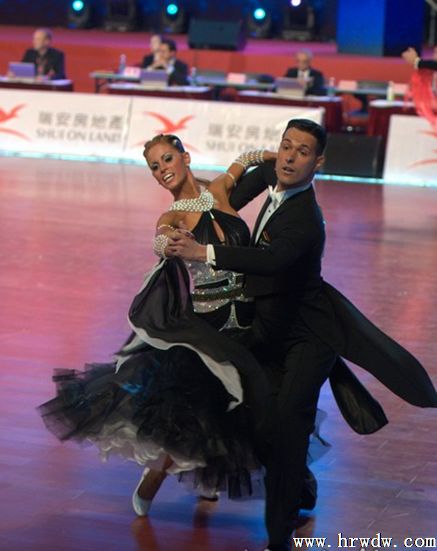 �人����ӭ������߼����赸�� �������߷�����ȿ�(ͼ)