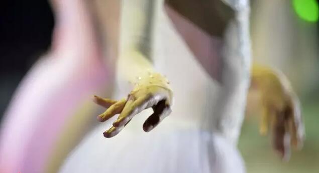 һѧ赸ŮǶôҸ