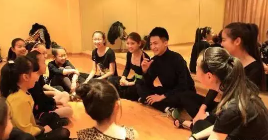 善待你的舞蹈老师,但别轻易爱上你的舞蹈老师!