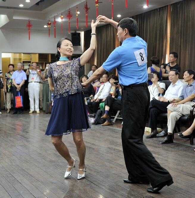 王建军慢四国际交谊舞